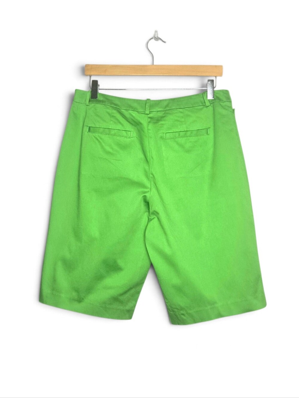 Liz Claiborne Jackie, bermuda shorts. Green, Size 10 - Picture 2 of 12